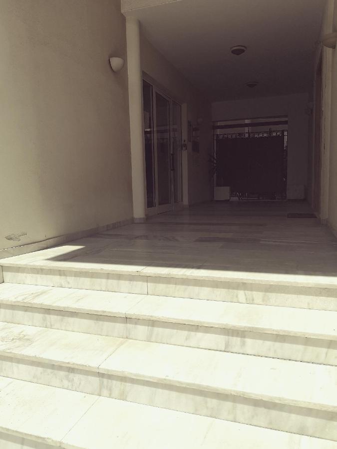 Kentia Modern/Artistic City Apartment Iraklion Buitenkant foto